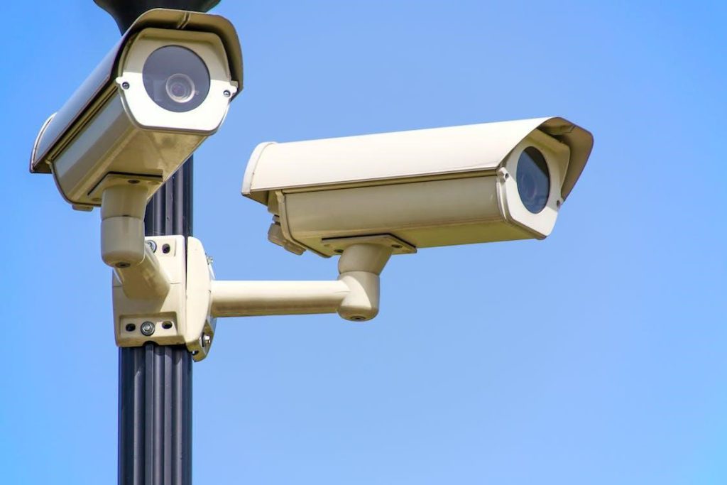 pic-surveillance camera
